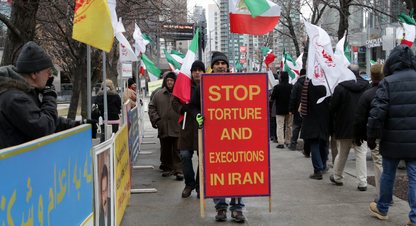 تظاهرات نه به سفر روحانی مجاهدین خلق ایران در کانادا