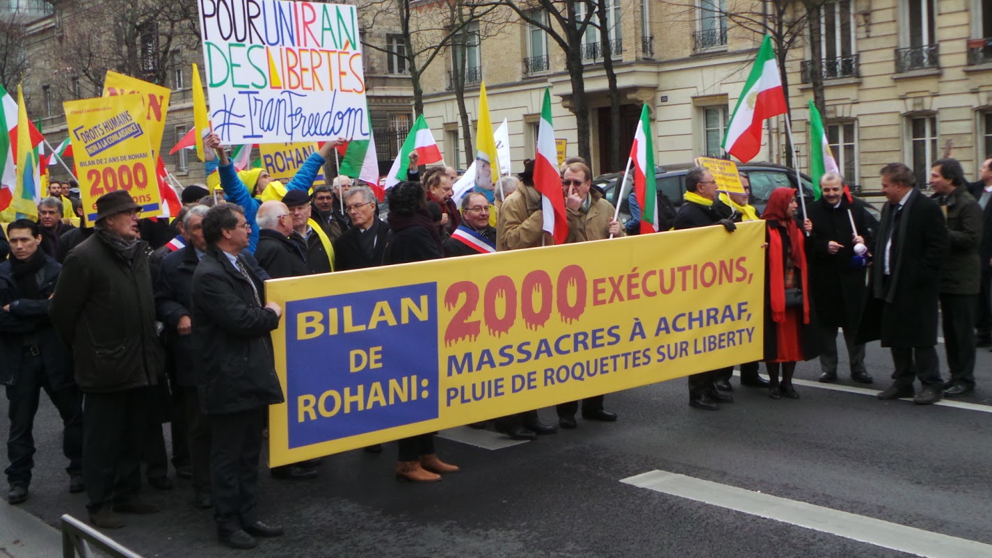 تظاهرات نه به روحانی در پاریس