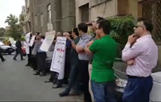  تجمع اعتراضی غارت شدگان پرونده کلاهبرداری گروهی به بهانه فروش آپارتمان در شمال تهران