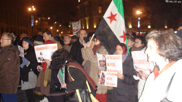 محکومیت کشتار و بمباران مردم بی گناه حلب در تظاهرات حامیان مقاومت در پاریس