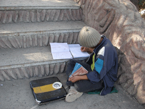 بلاتکلیفی 400هزار کودک افغان با گذشت پنج روز از بازگشایی مدارس