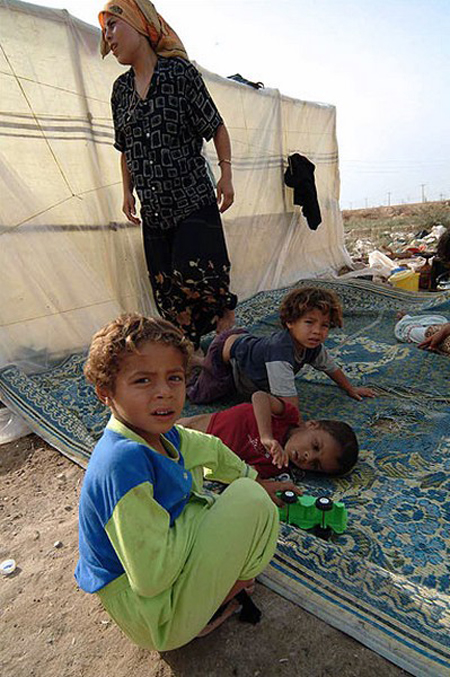 پیک‌نیک در هوای آزاد با سرگرم‌ کننده‌ترین امکانات بازی برای بچه‌ها (الگوی مدرن‌سازی دیزنی‌لند) 