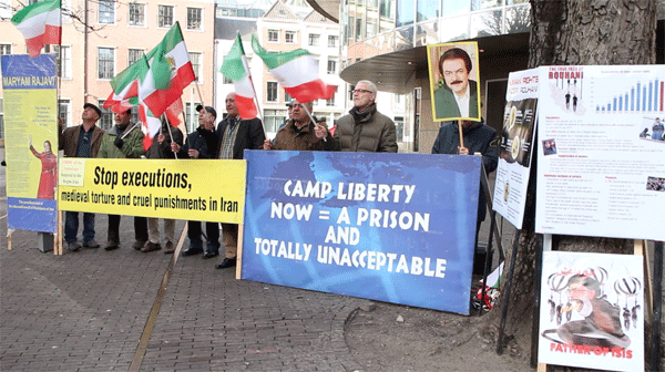 تظاهرات هواداران سازمان مجاهدین خلق ایران در هلند علیه سفر روحانی به اروپا