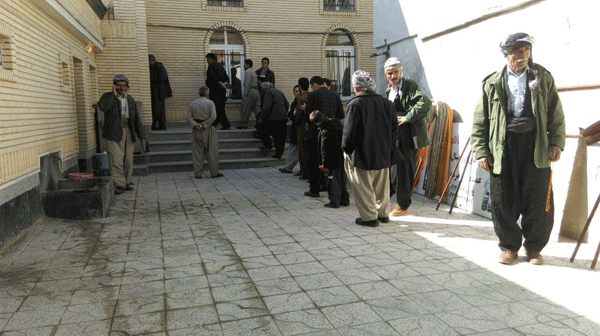 کسادی نمایش انتخابات مجلس وخبرگان در ایران در روز جمعه همبستگی ملی یاران