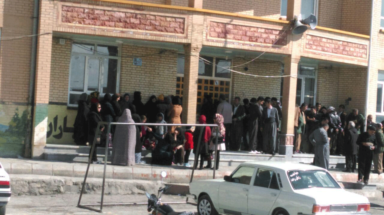 کسادی نمایش انتخابات مجلس وخبرگان در ایران در روز جمعه همبستگی ملی یاران
