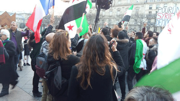 تظاهرات پنجمین سالگرد انقلاب سوریه در پاریس با شرکت هیئت مقاومت ایران
