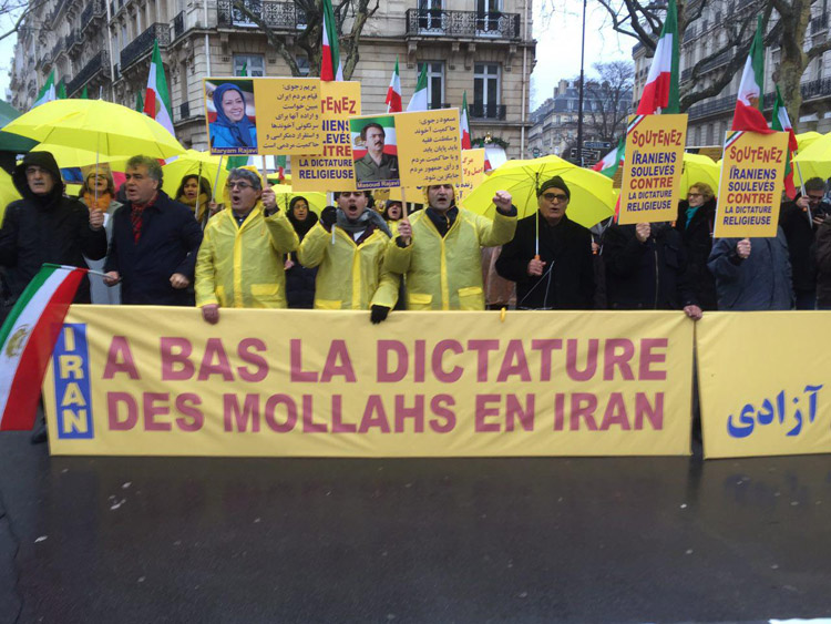 همبستگی حامیان مقاومت ایران در پاریس با قیام مردم ایران