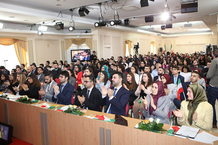 گردهمایی به مناسبت سالگرد انقلاب ضد سلطنتی