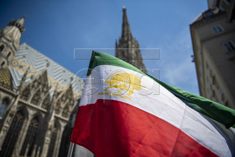 تظاهرات ایرانیان آزاده در وین علیه حضور آخوند روحانی در رسانه های بین المللی