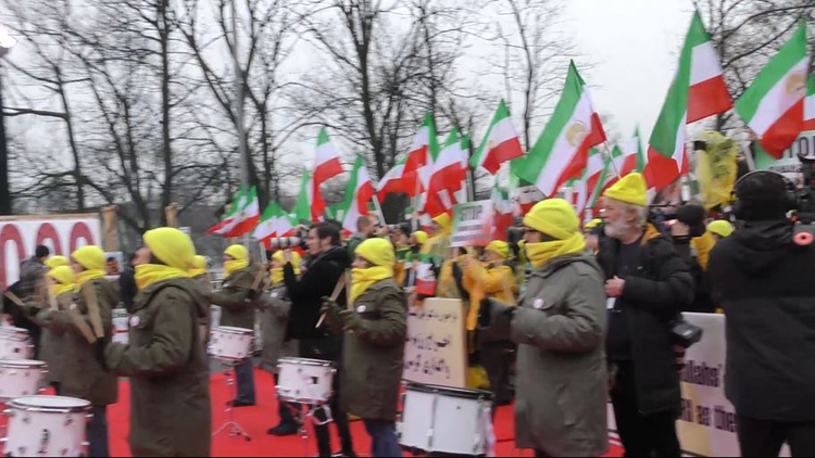 تظاهرات ایرانیان آزاده در ورشو همزمان با اجلاس بین المللی ورشو