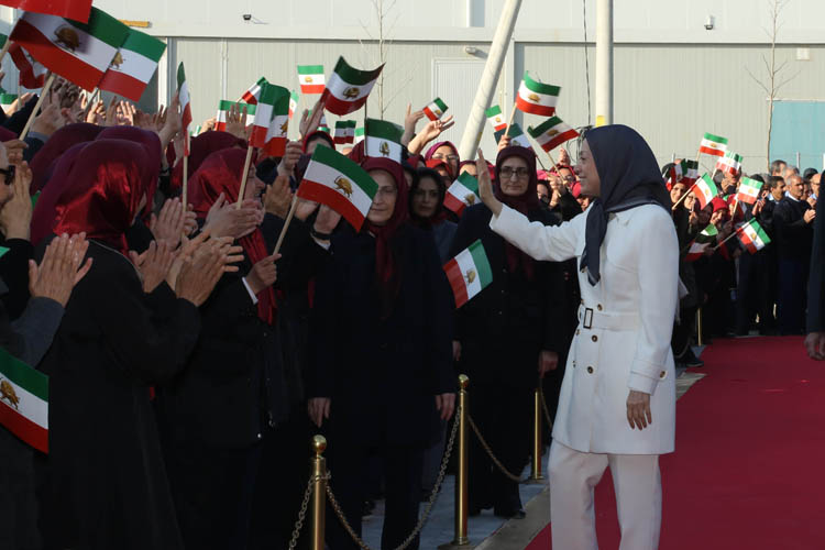 برگزاری مراسم چهارشنبه سوری در اشرف با حضور رئیس جمهور برگزیده مقاومت