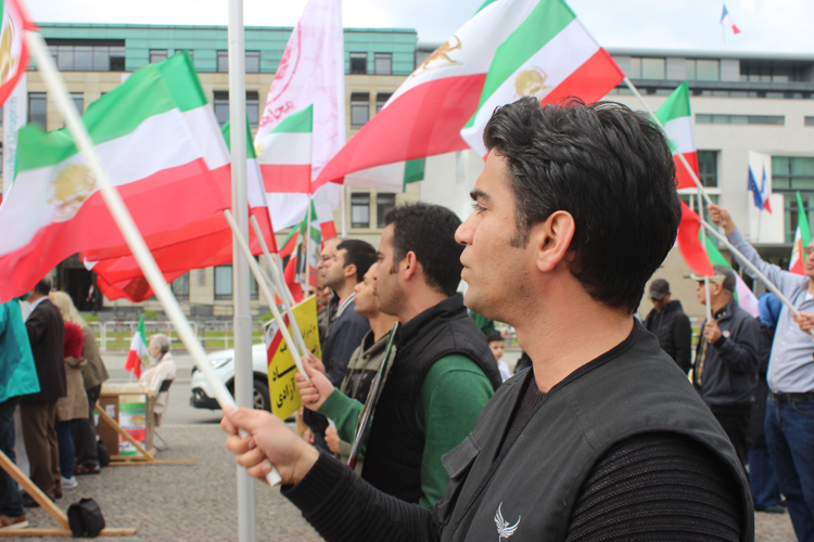 برلین - تظاهرات ایرانیان آزاده - همبستگی با اعتراضات مردمی علیه ظلم و چپاول آخوندی 