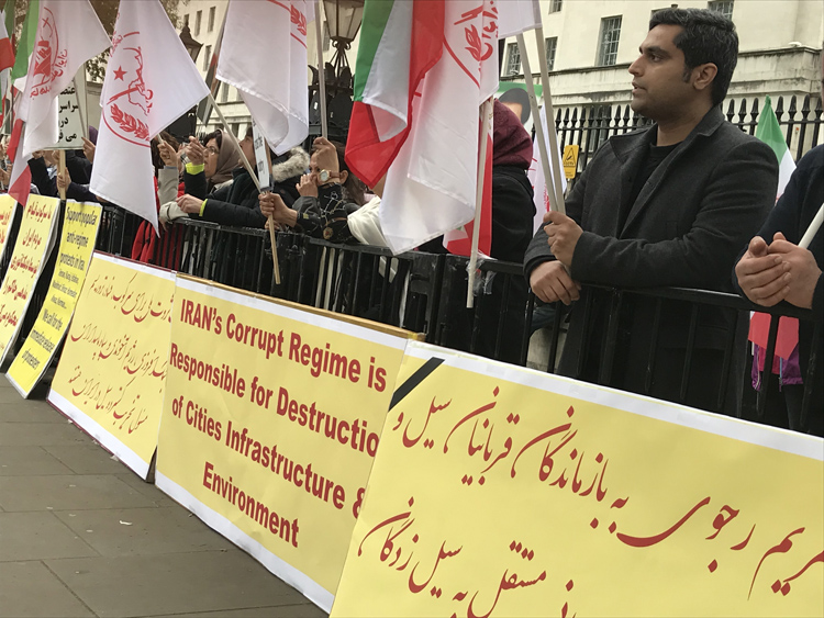 همبستگی ایرانیان آزاده در لندن با اعتراضات مردمی علیه ظلم و چپاول آخوندی در شهرهای میهن