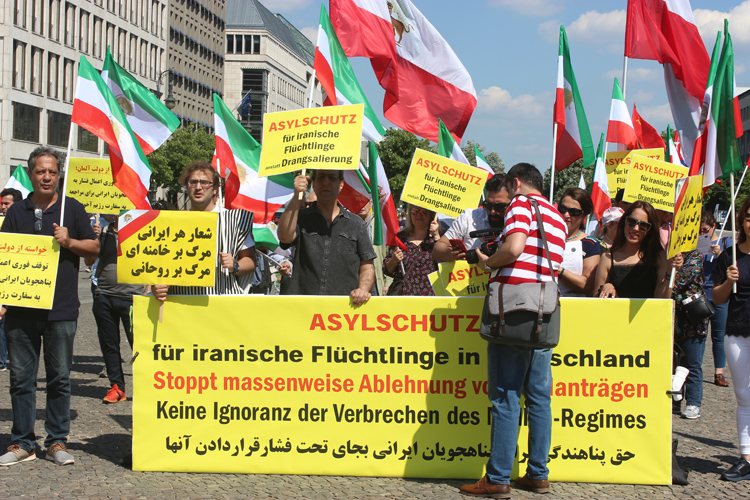 برلین - تظاهرات ایرانیان آزاده در حمایت از حق پناهندگی هموطنان فراری از جهنم آخوندی