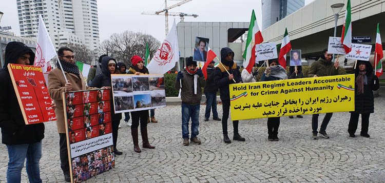 تظاهرات ایرانیان آزاده در وین علیه حضور هیئت رژیم آخوندی و حمایت از قیام ایران