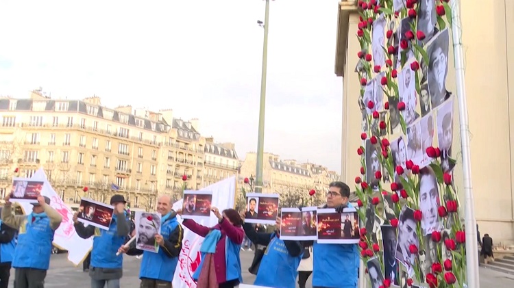 تظاهرات ایرانیان در پاریس در حمایت از قیام مردم ایران و بزرگداشت چهلم شهیدان قیام