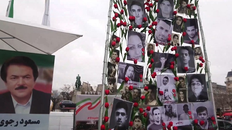 تظاهرات ایرانیان در پاریس در حمایت از قیام مردم ایران و بزرگداشت چهلم شهیدان قیام