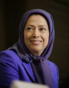 مجله هفتگی سیاستهای بین المللی تورینو آنلاین ایتالیا، ایران بین دموکراسی و سرکوب