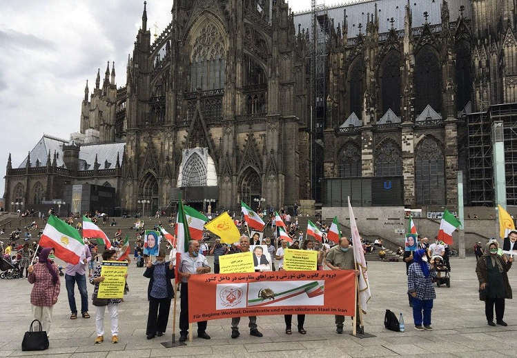 تظاهرات در کلن آلمان در حمایت از زندانیان سیاسی