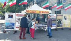 برگزاری میز کتاب و نمایشگاه عکس شهیدان توسط هواداران مجاهدین در پاریس